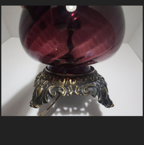 Vintage Amythyst Hurricane Swirl Style Lamp - Picture 10 of 12